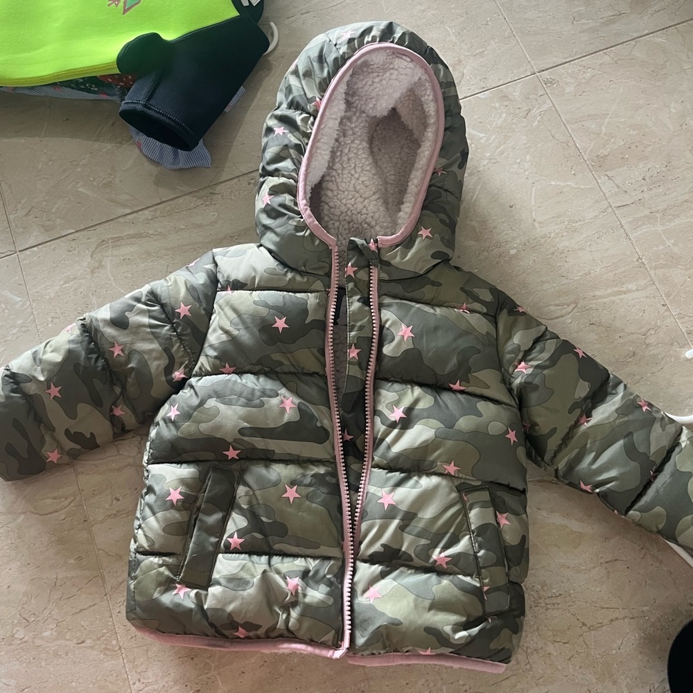 BabyGap girls, green camo, pink stars, puffer coat jacket 2T